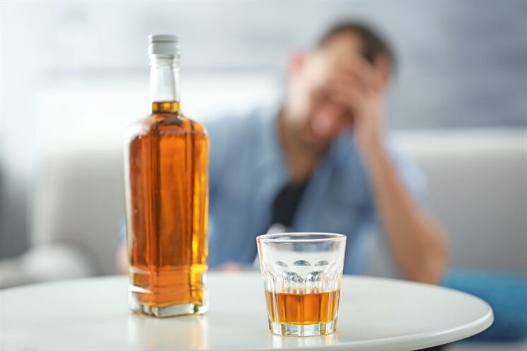 نوشیدن الکل بر عملکرد نعوظ مردان تأثیر منفی می گذارد